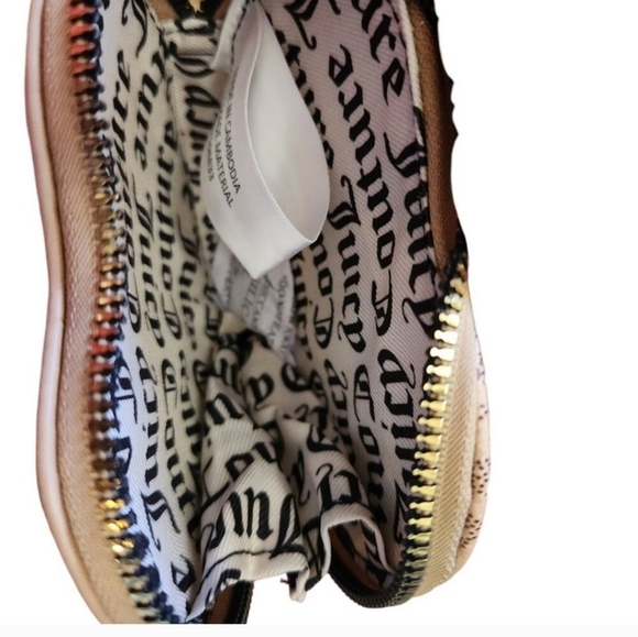 ✨️ Juicy Couture Brown French Latte Cool Heart Zip Wristlet Wallet ✨️ - Picture 3 of 4